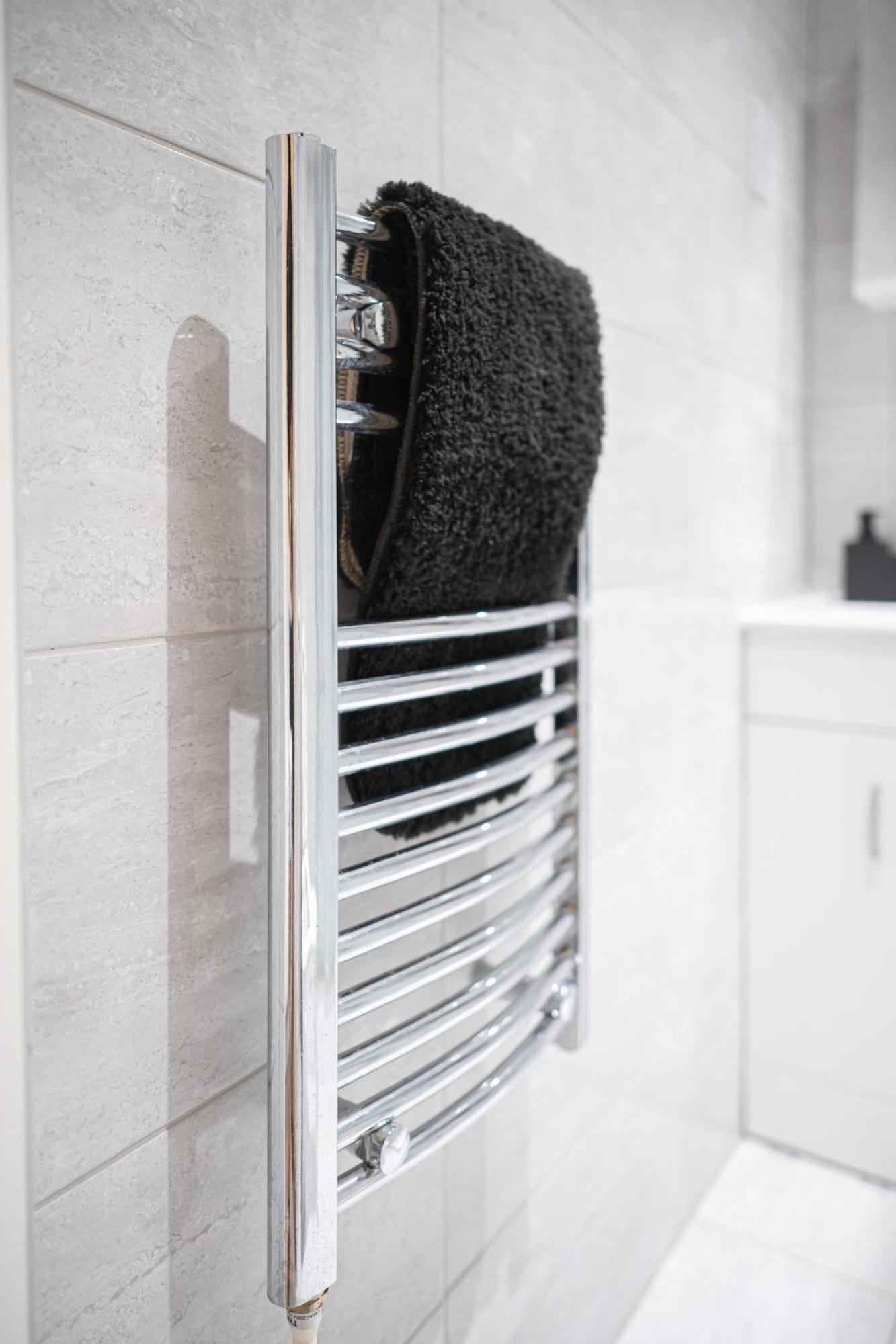 St Helens  Stylish Studios With Ensuite, Separate Kitchen, And Prime Location In St Helen חדר תמונה